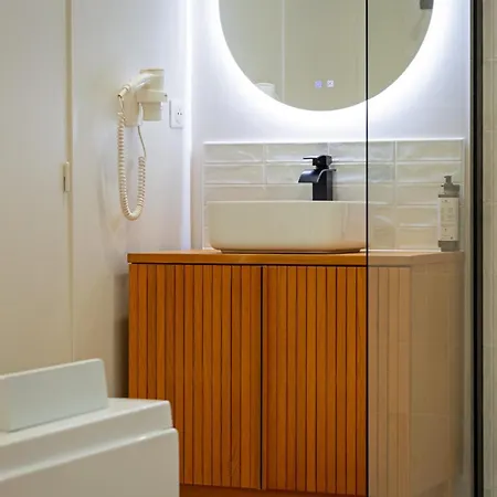 Апартаменты La Love-room D'alice Balneo Et Video-projecteur ! *