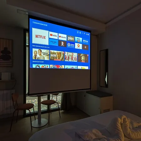 La Love-room D'alice Balneo Et Video-projecteur !