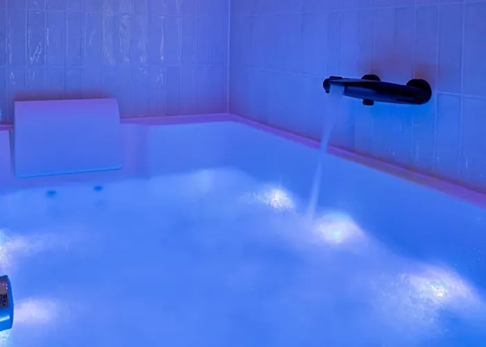 La Love-room D'alice Balnéo Et Vidéo-projecteur ! *