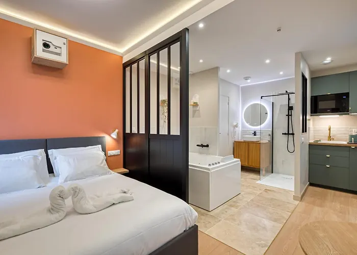 La Love-room D'alice Balnéo Et Vidéo-projecteur ! Ruan