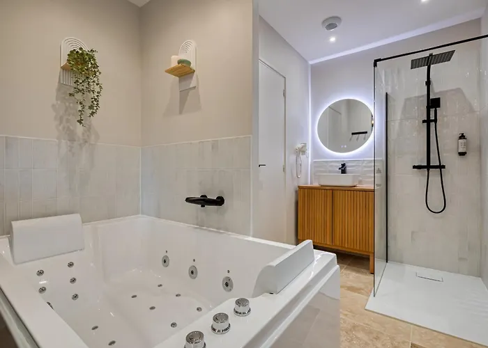 Apartman La Love-room D'alice Balneo Et Video-projecteur ! *